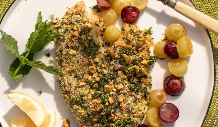 Fish Fillet with Pistachios and Grapes