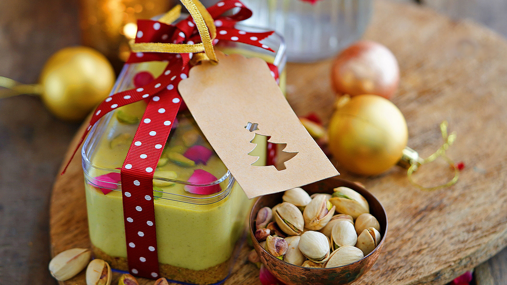 Pistachio Dessert Box