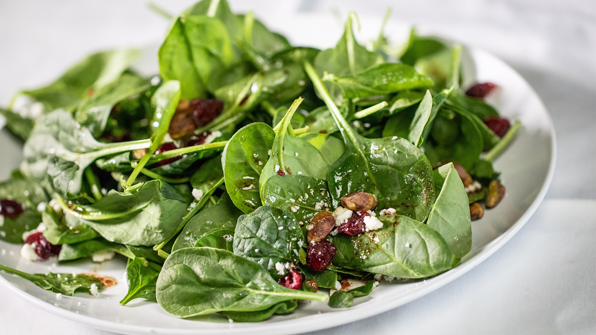 Pistachio and Spinach Salad