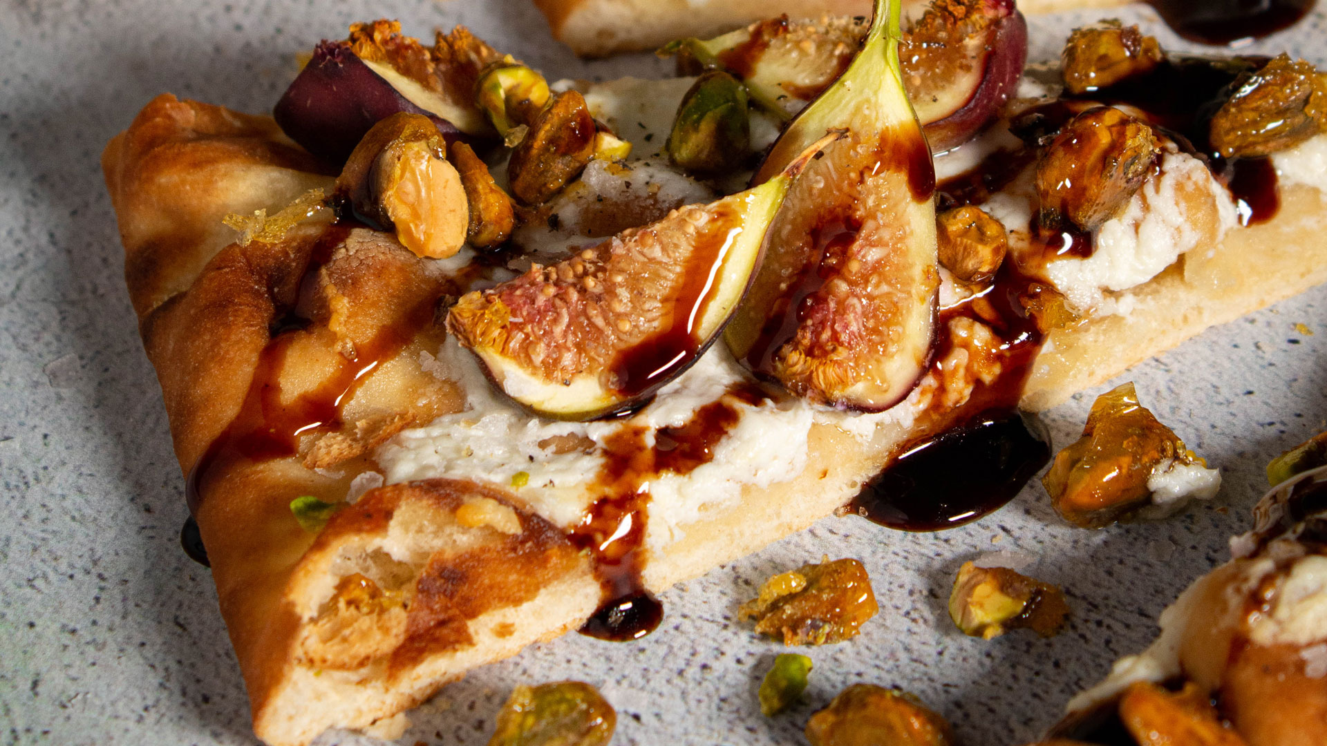 Fig, Goat Cheese & Candied Pistachio Pizzette