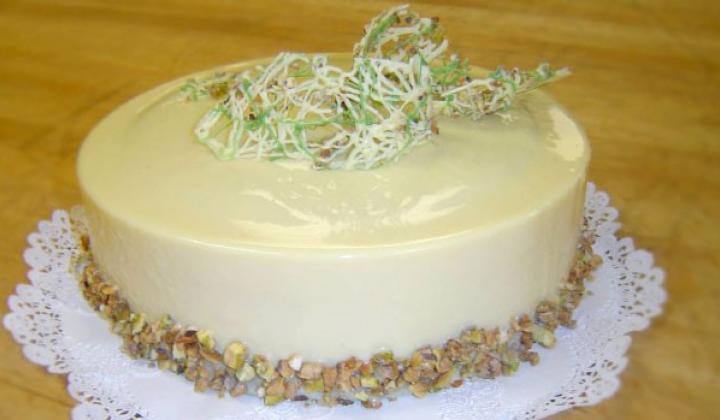 Pistachio Cream Cake